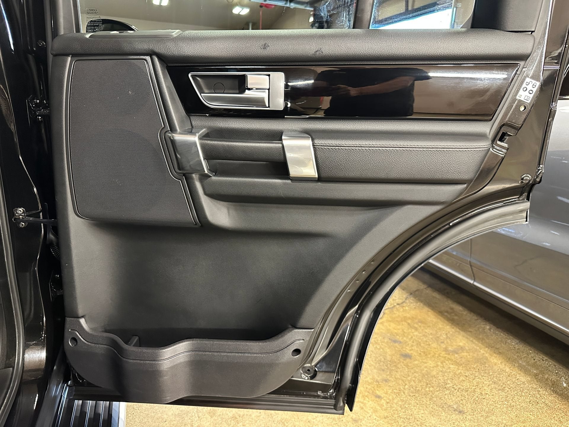 2016 Land Rover LR4 HSE LUX