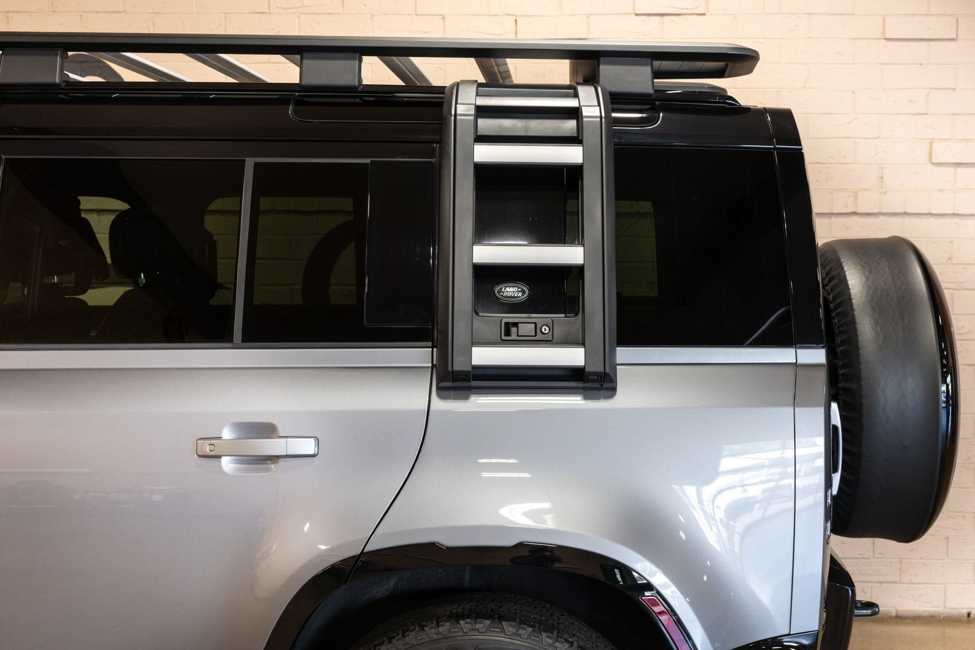 2024 Land Rover Defender 110 X