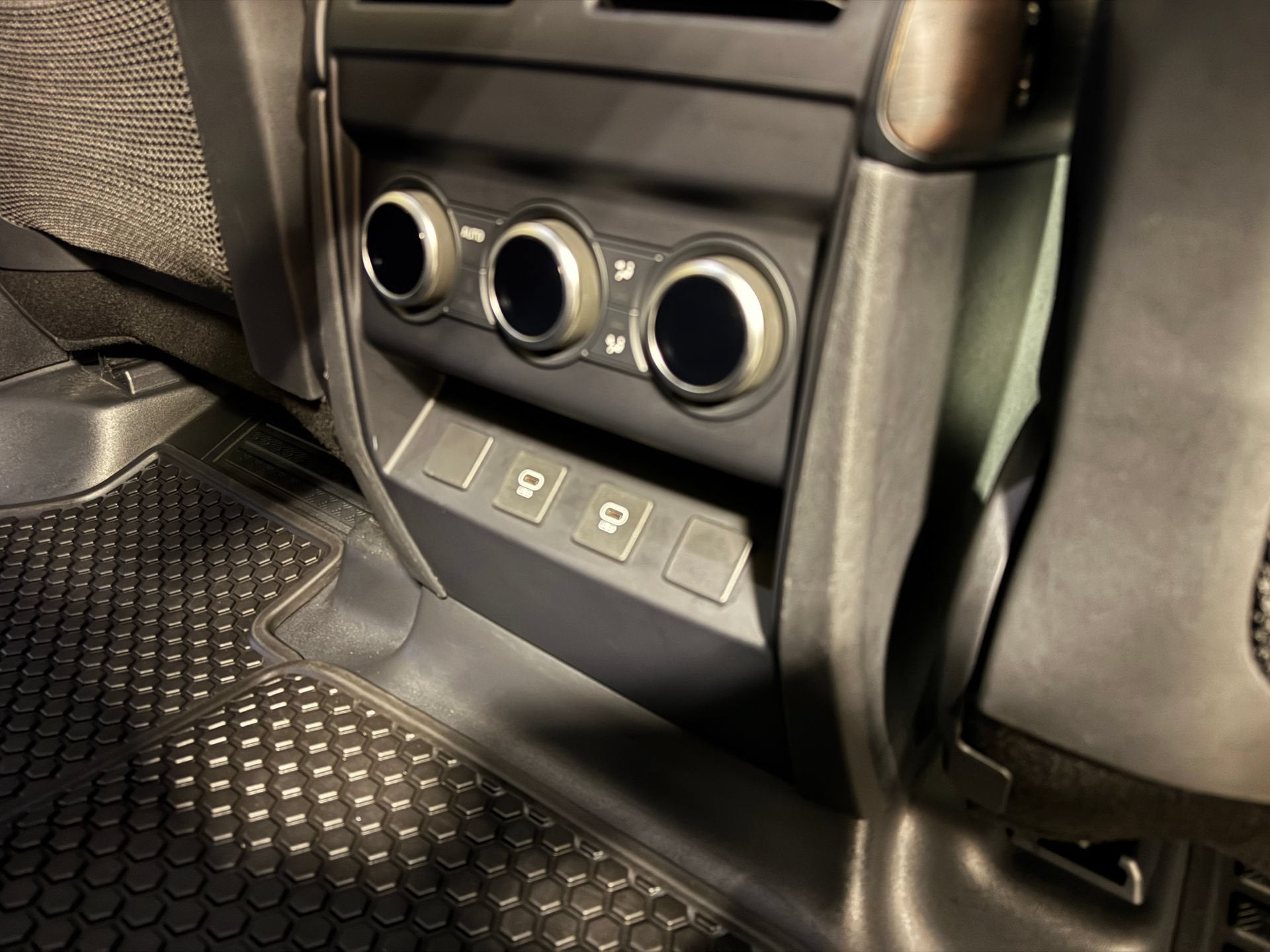 2024 Land Rover Defender 110 X