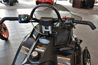 2016 Polaris 800 RMK 155 Snowmobile