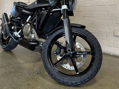 2019 Husqvarna Svartpilen 701