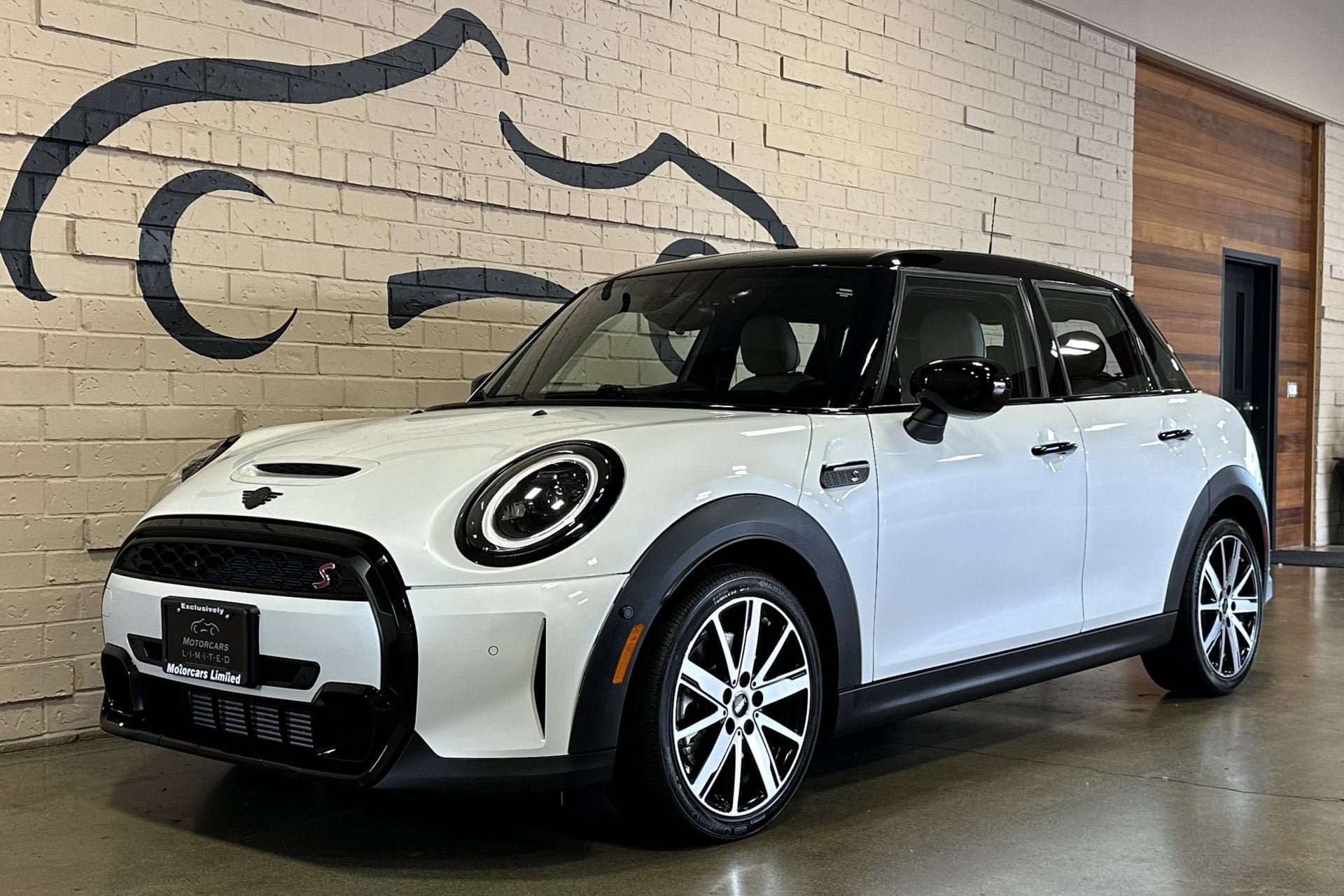 2024 MINI Cooper S Iconic