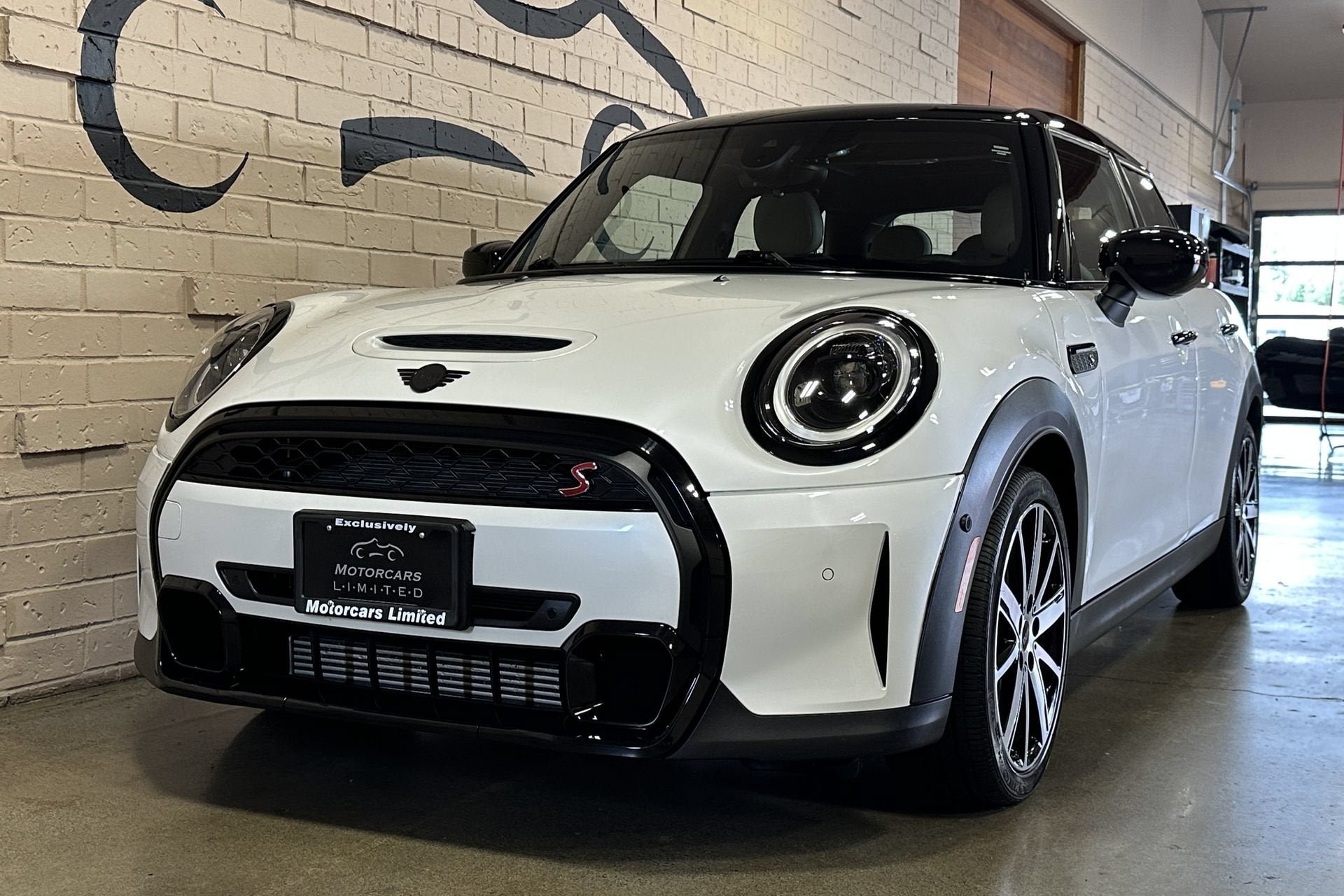 2024 MINI Cooper S Iconic