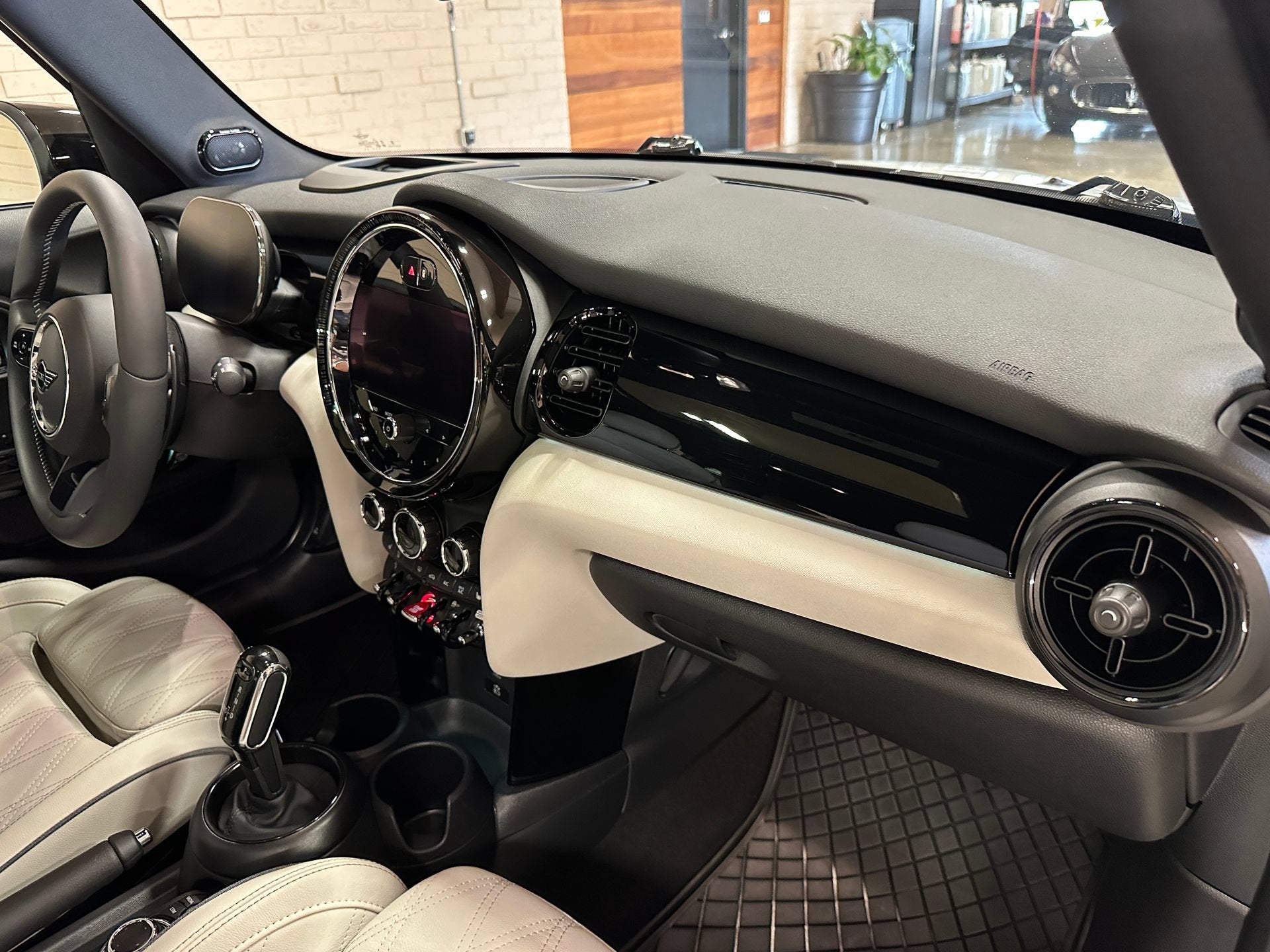 2024 MINI Cooper S Iconic