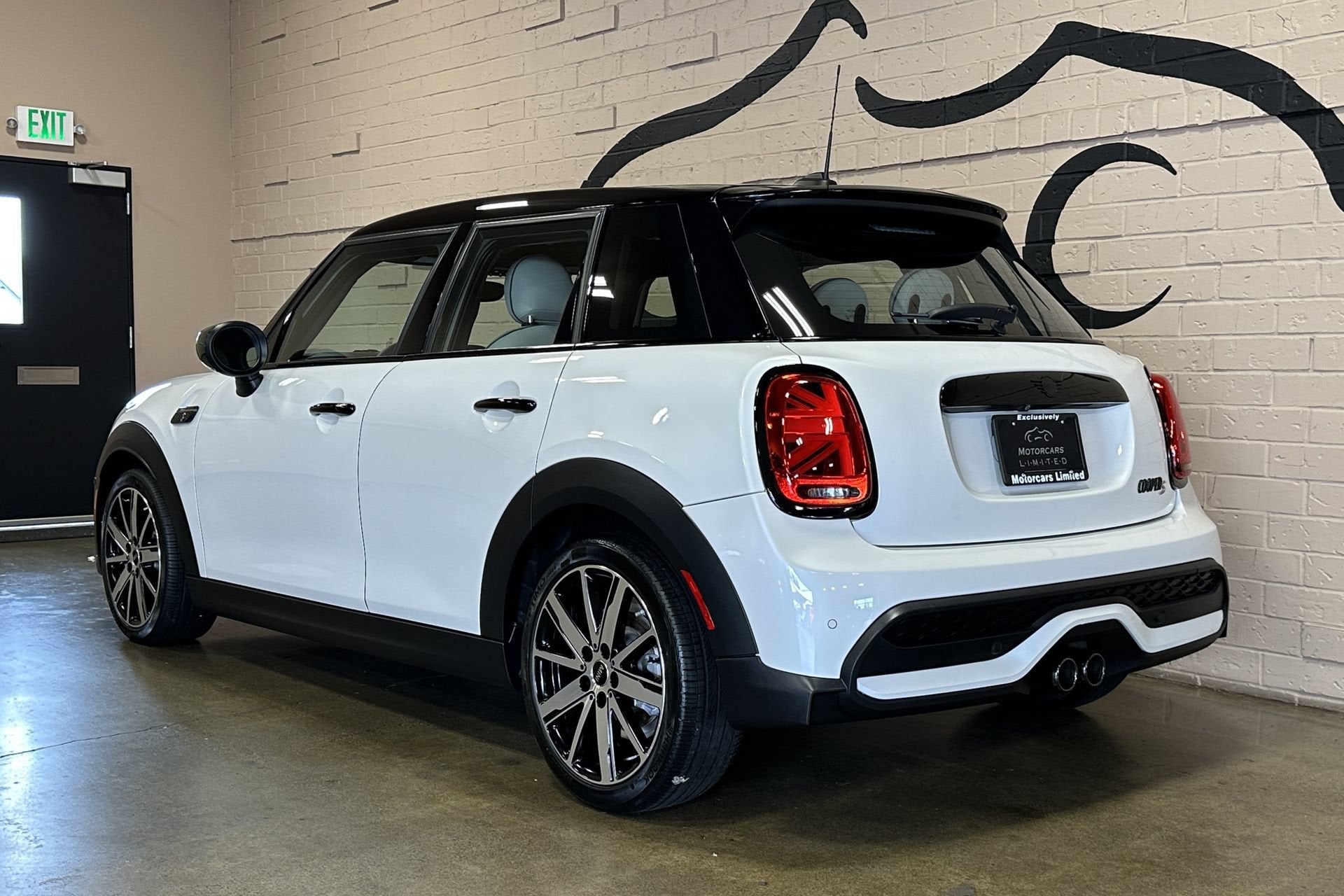 2024 MINI Cooper S Iconic