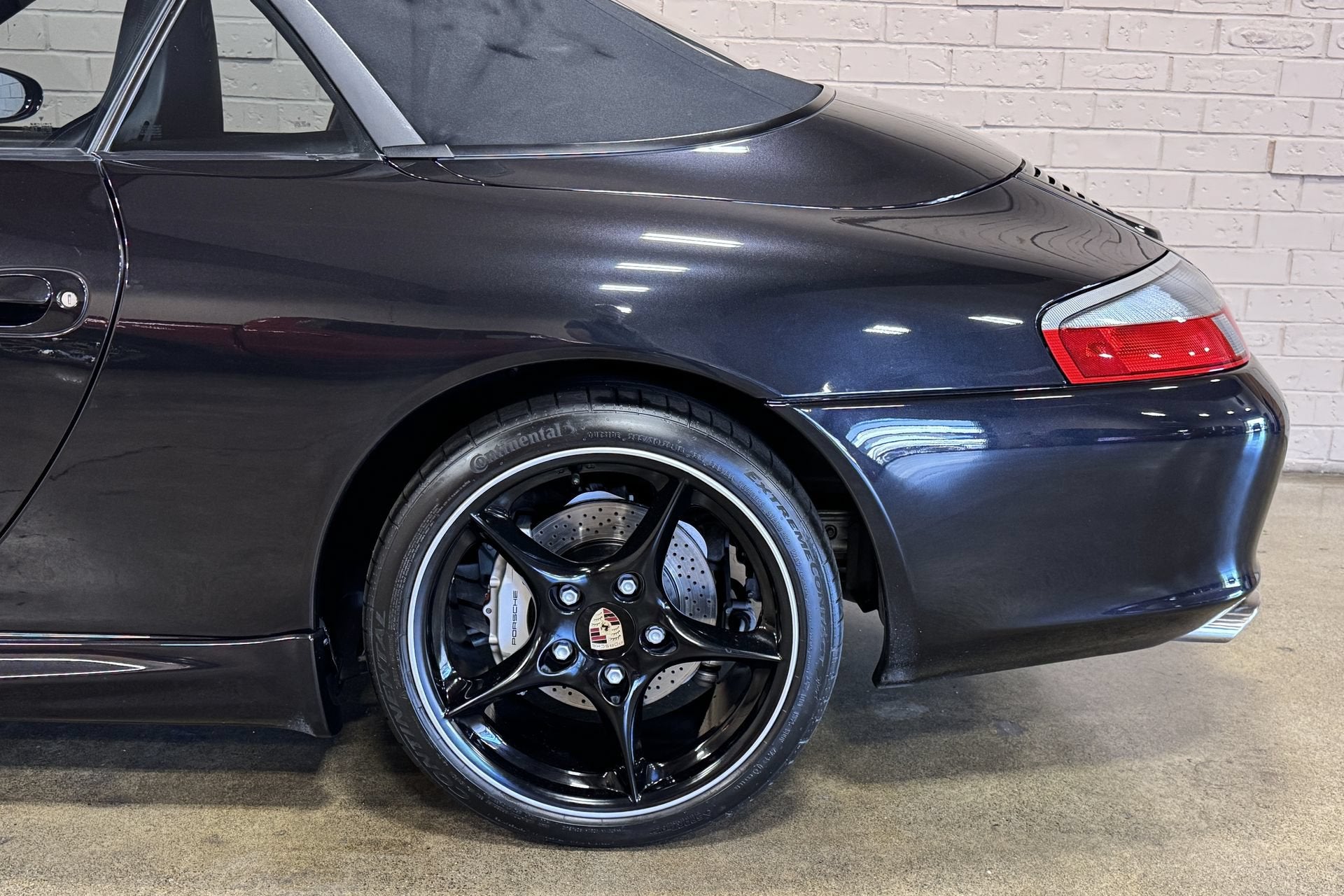 2003 Porsche 911 Carrera 4
