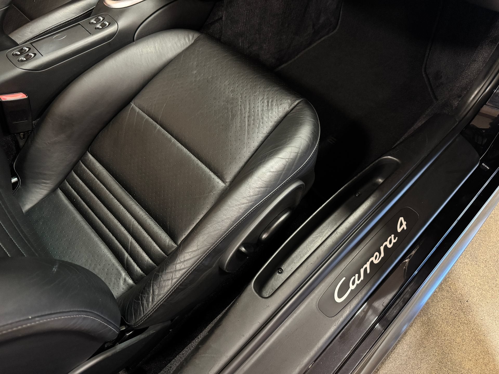 2003 Porsche 911 Carrera 4