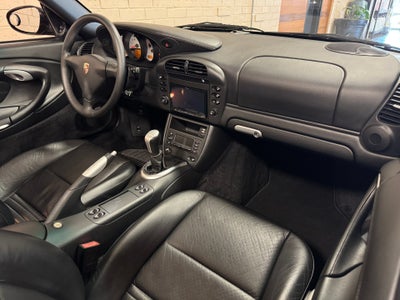 2003 Porsche 911 Carrera 4
