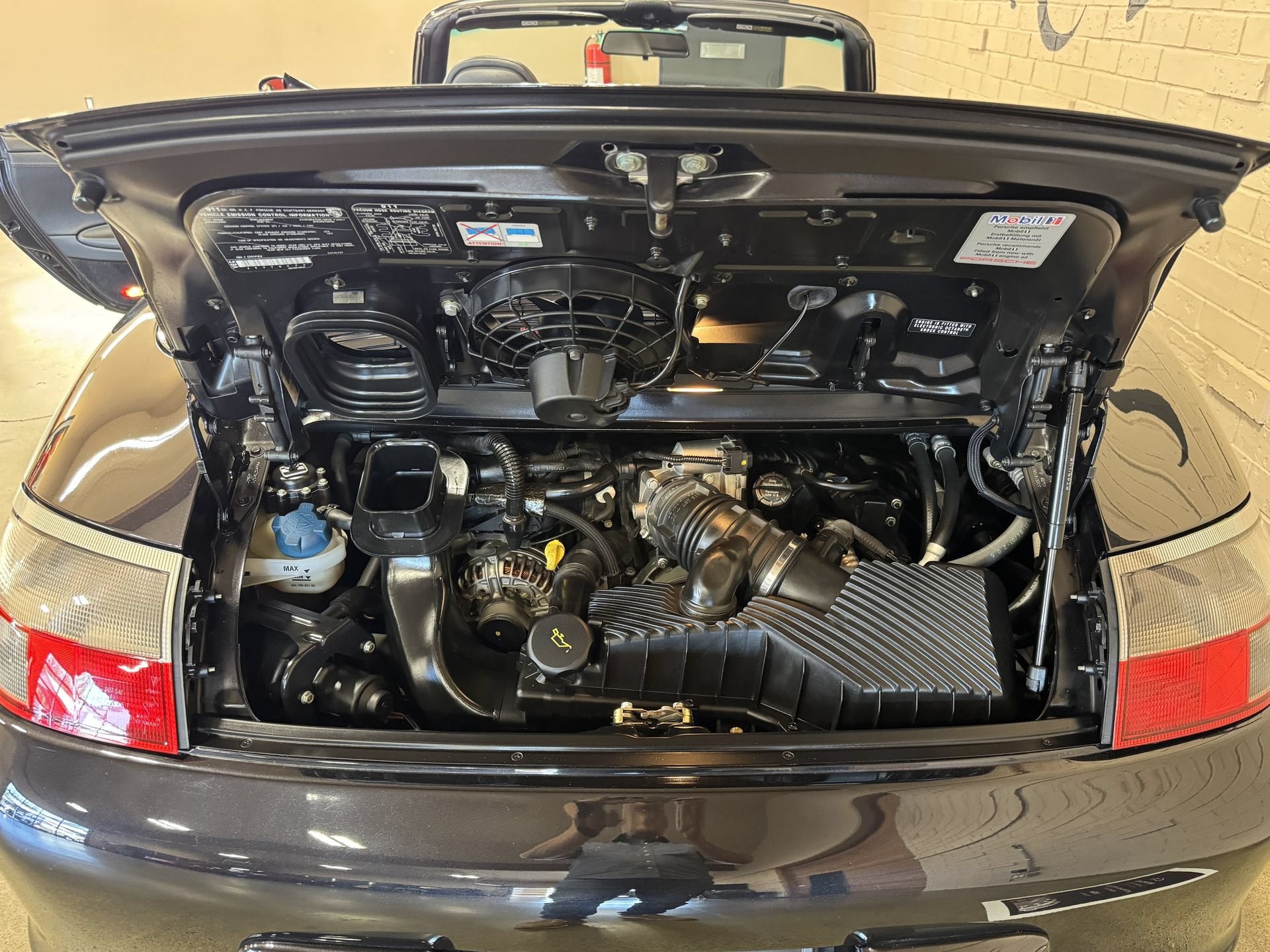 2003 Porsche 911 Carrera 4