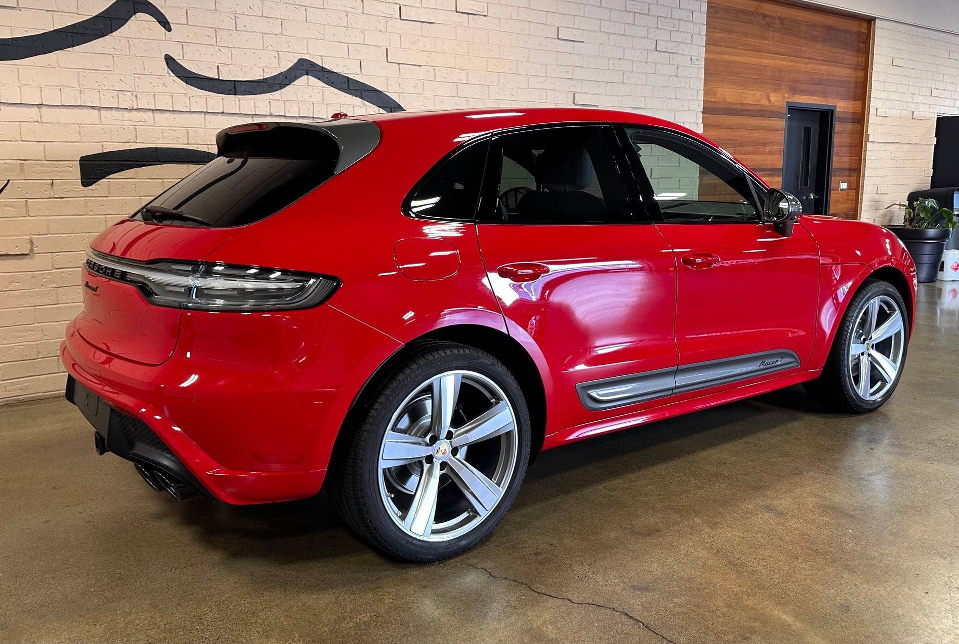 2025 Porsche Macan T