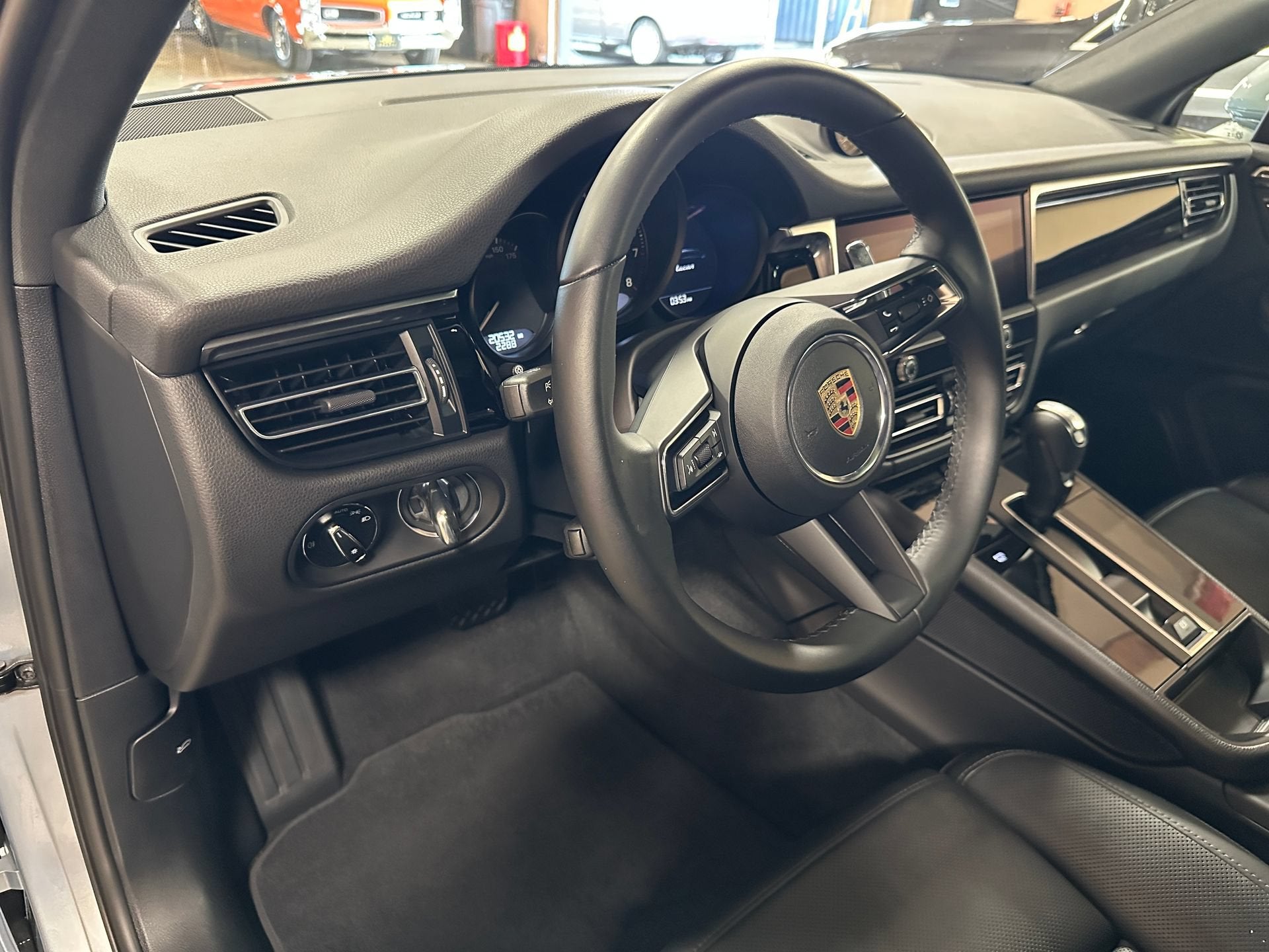 2024 Porsche Macan AWD