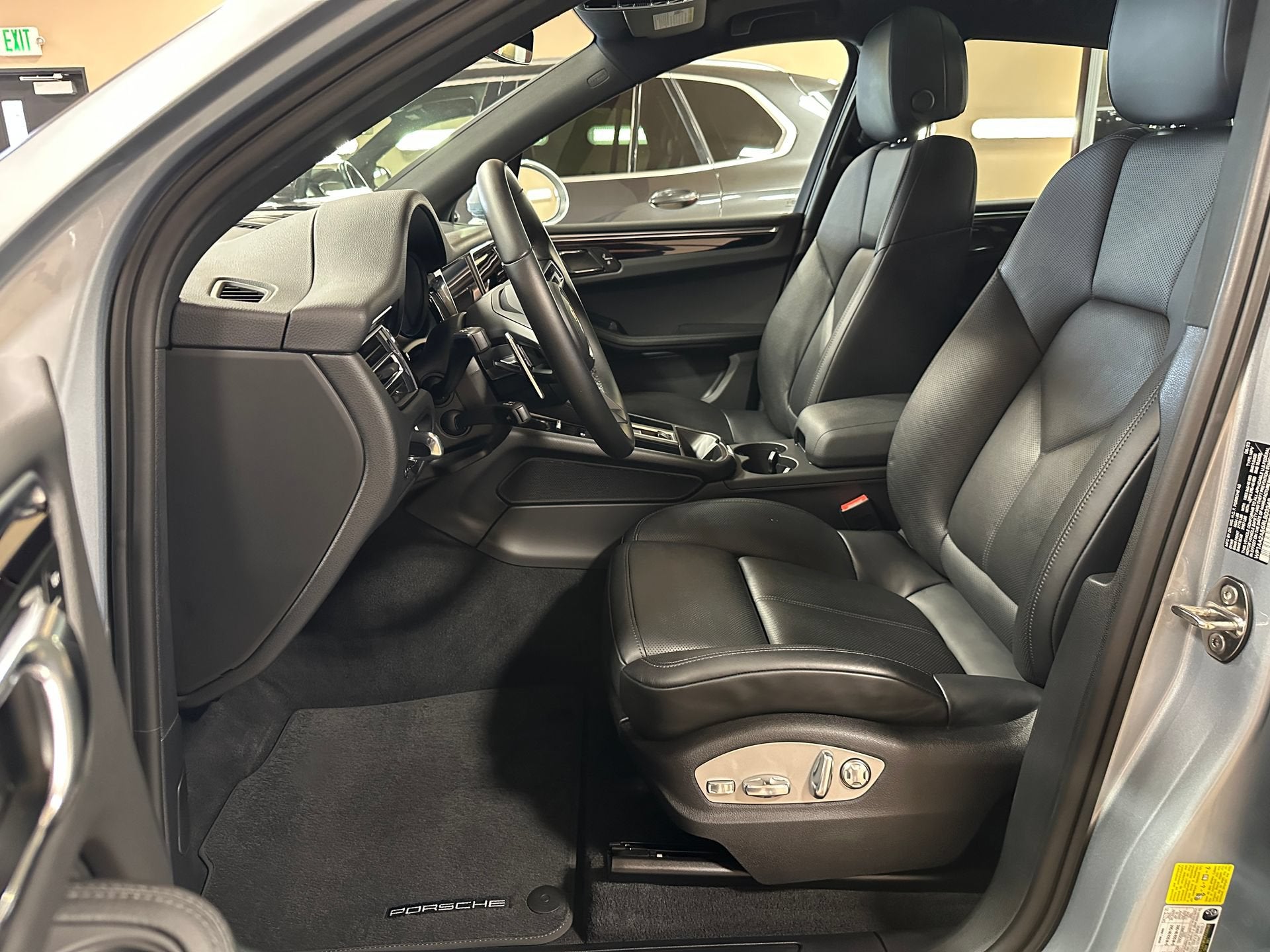 2024 Porsche Macan AWD