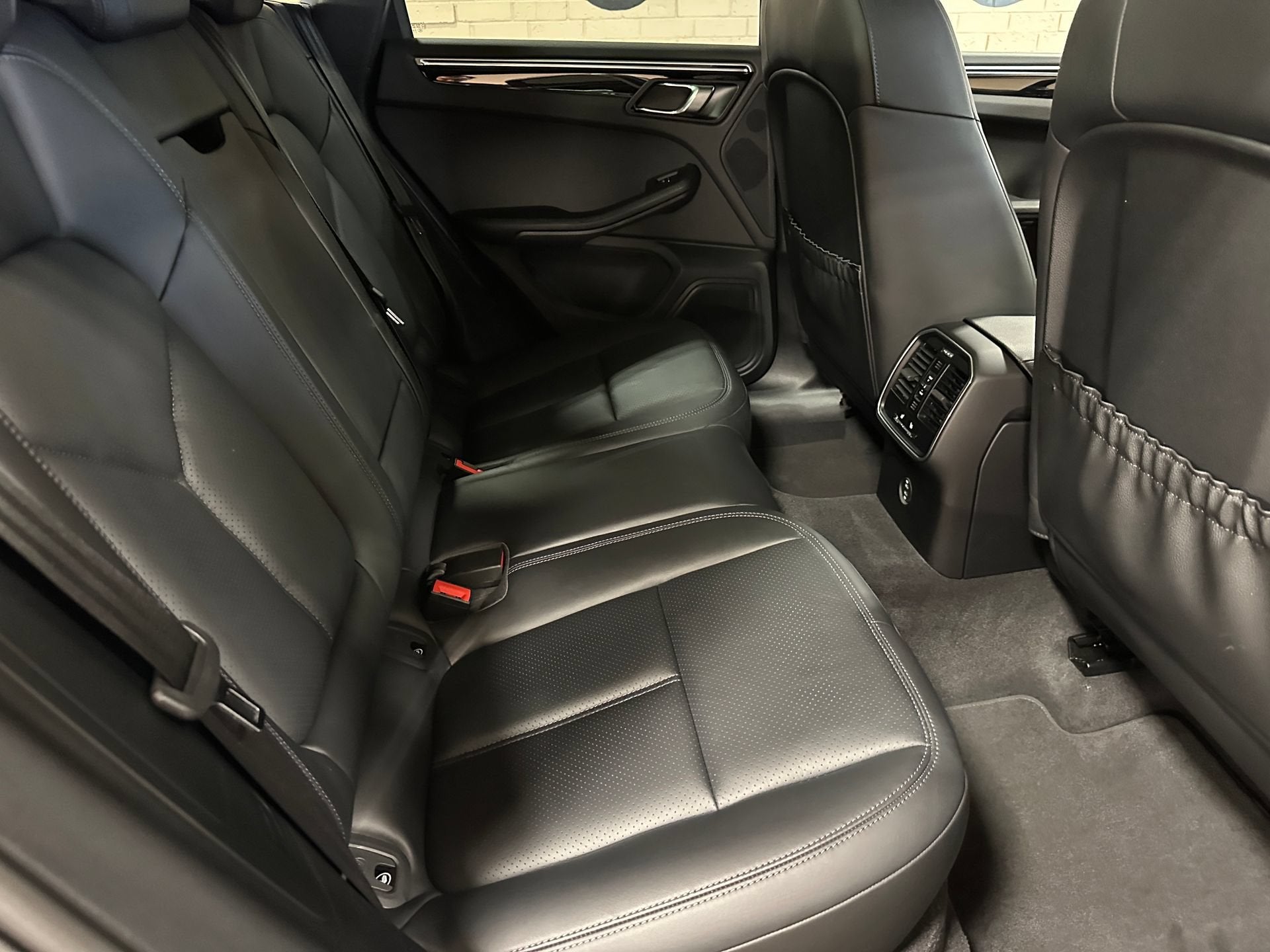 2024 Porsche Macan AWD
