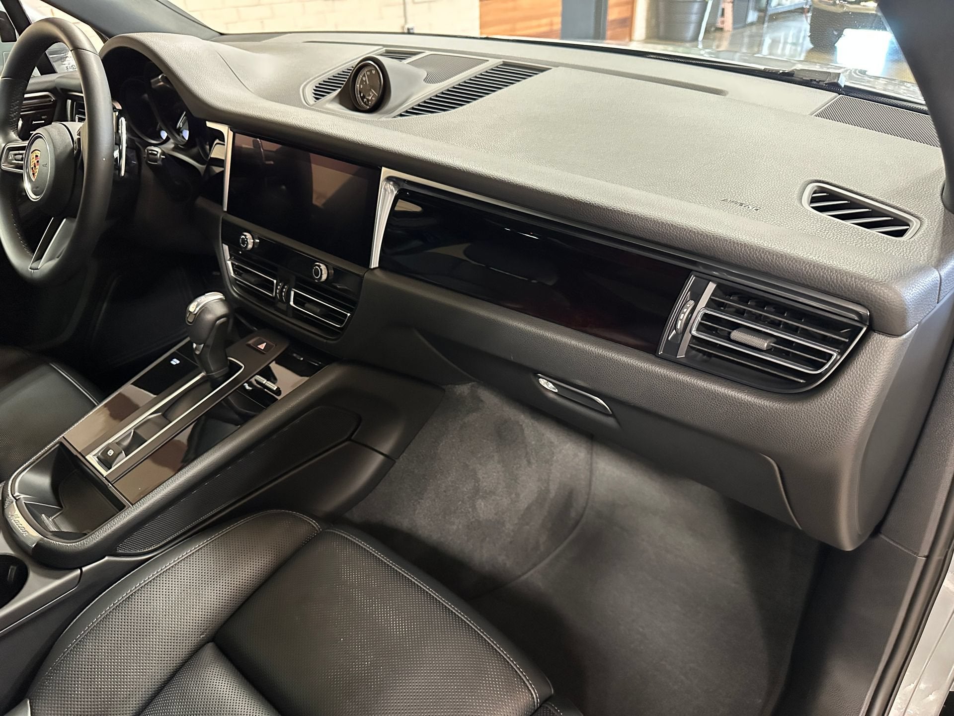 2024 Porsche Macan AWD