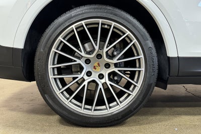 2023 Porsche Cayenne Platinum Edition