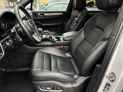 2023 Porsche Cayenne Platinum Edition