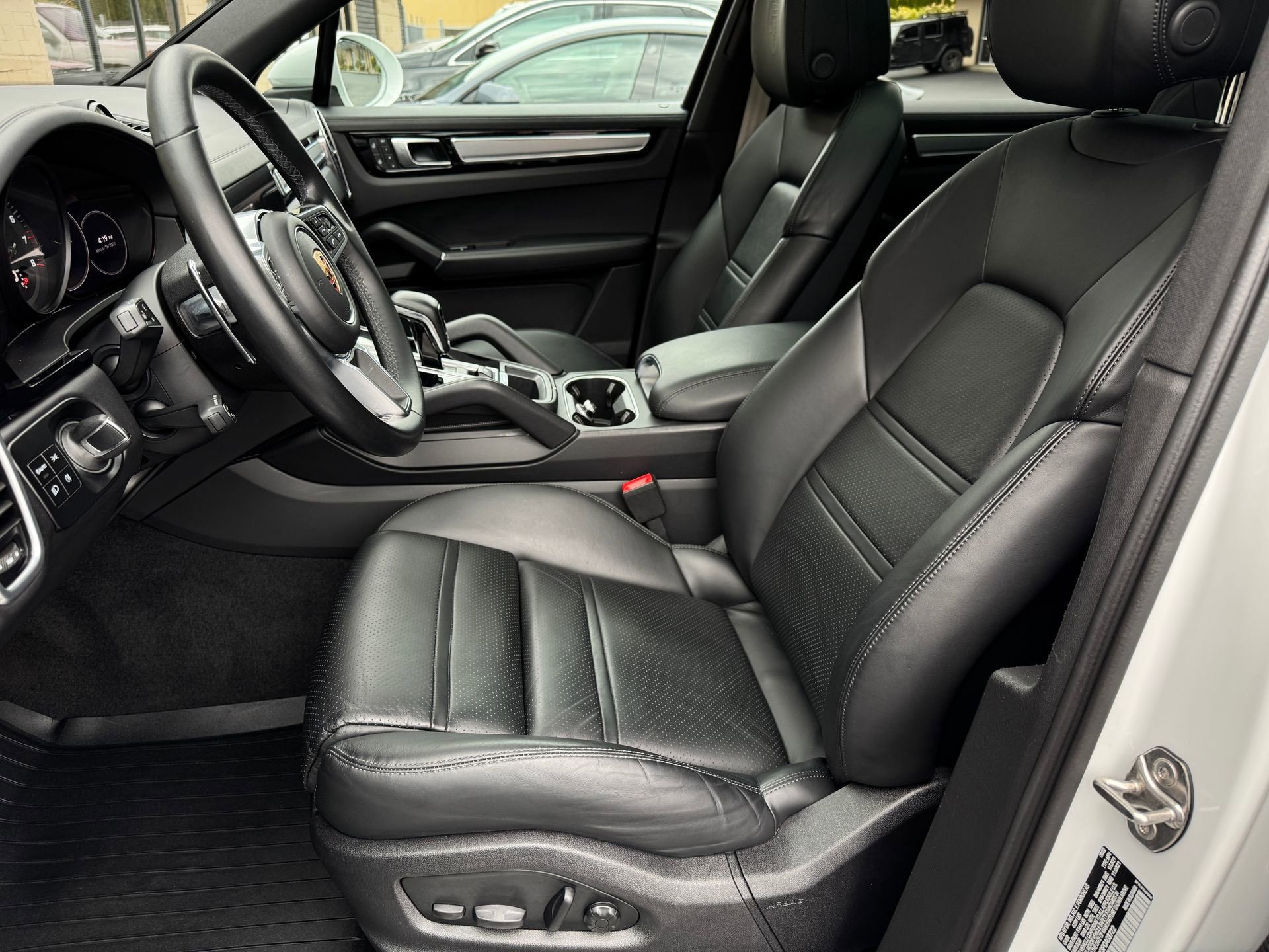 2023 Porsche Cayenne Platinum Edition