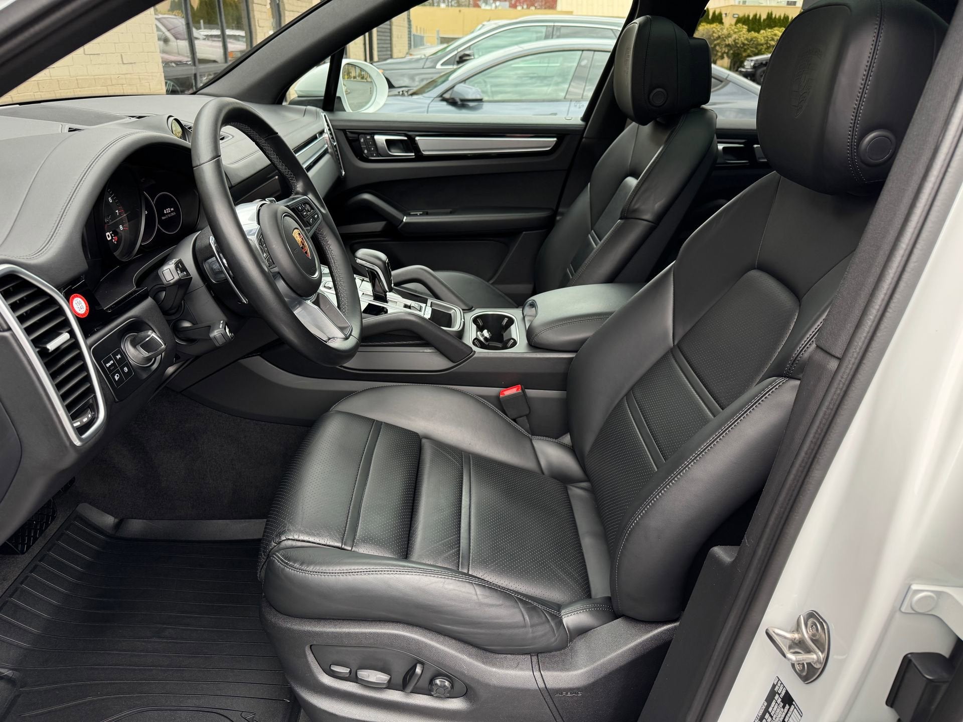 2023 Porsche Cayenne Platinum Edition