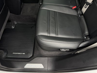 2023 Porsche Cayenne Platinum Edition