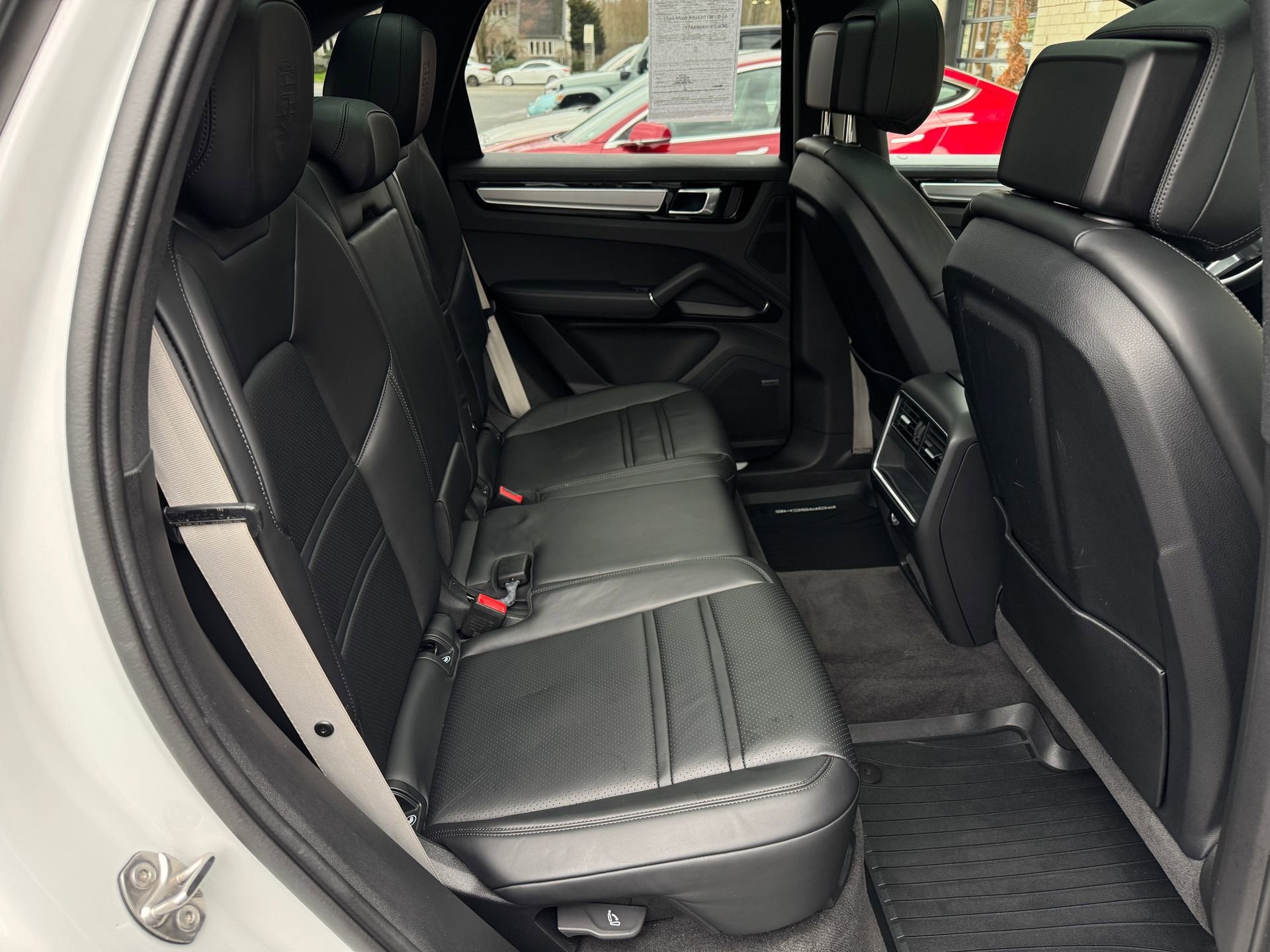 2023 Porsche Cayenne Platinum Edition