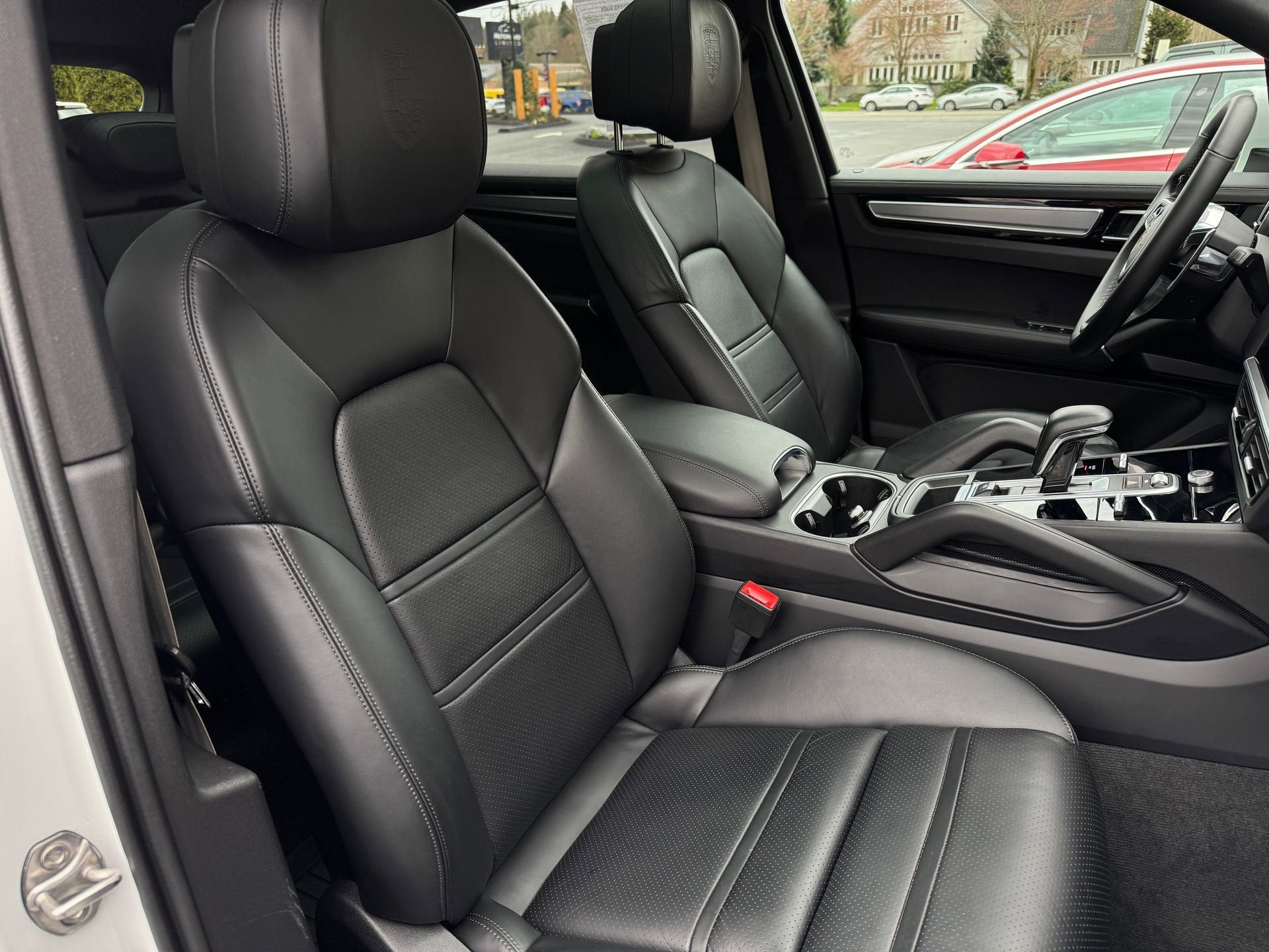 2023 Porsche Cayenne Platinum Edition