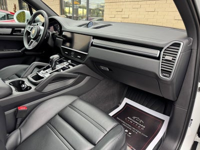 2023 Porsche Cayenne Platinum Edition