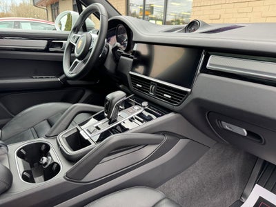 2023 Porsche Cayenne Platinum Edition