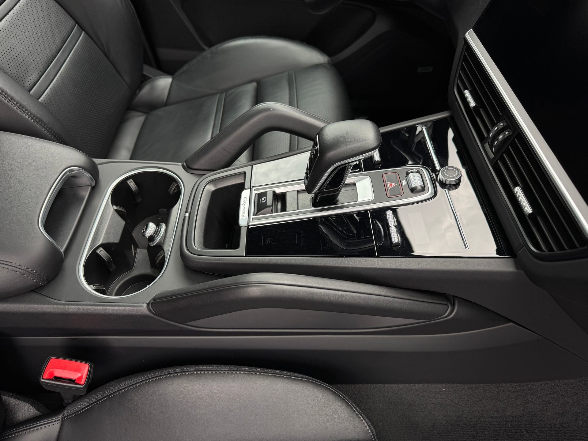 2023 Porsche Cayenne Platinum Edition