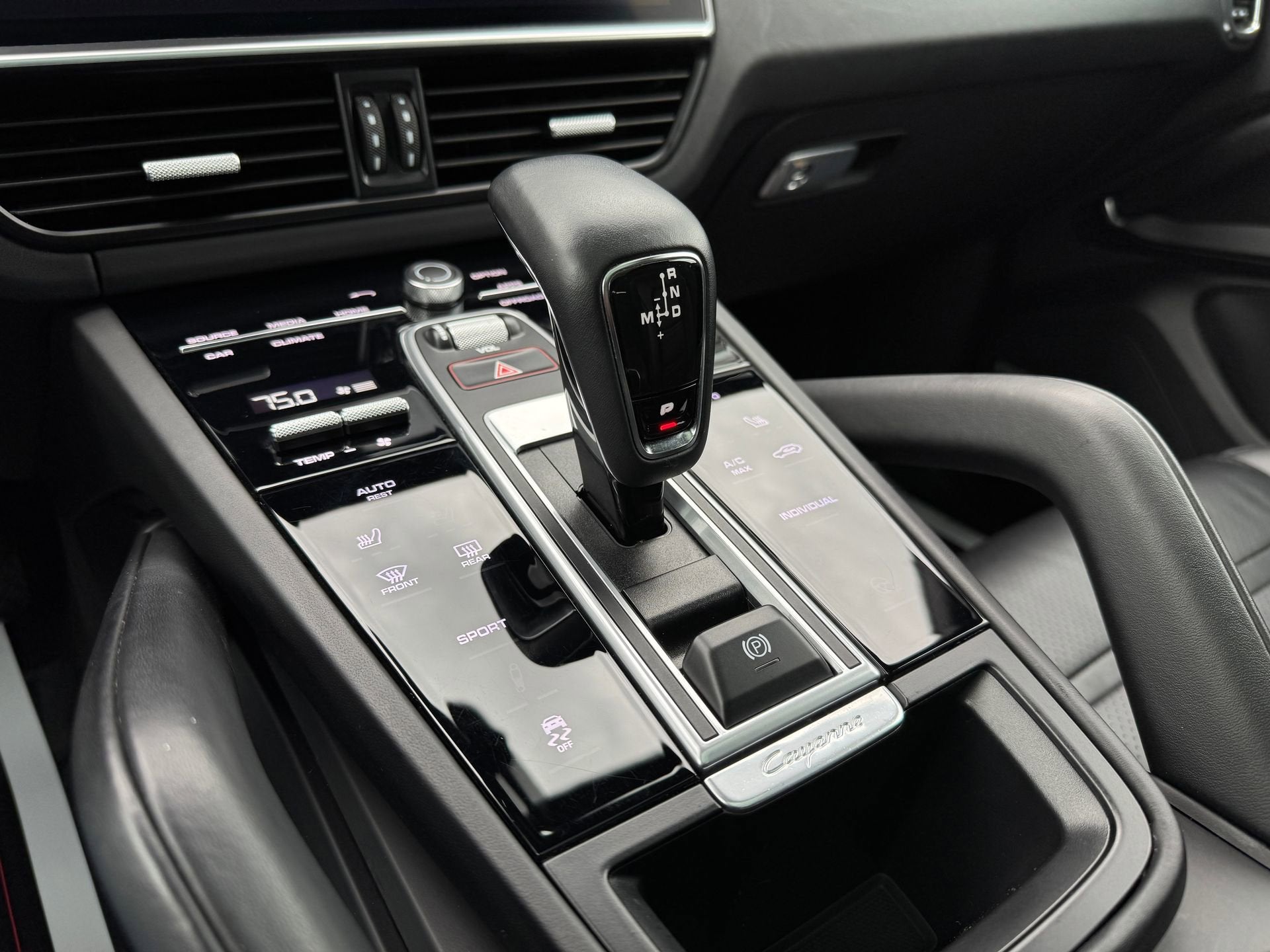 2023 Porsche Cayenne Platinum Edition