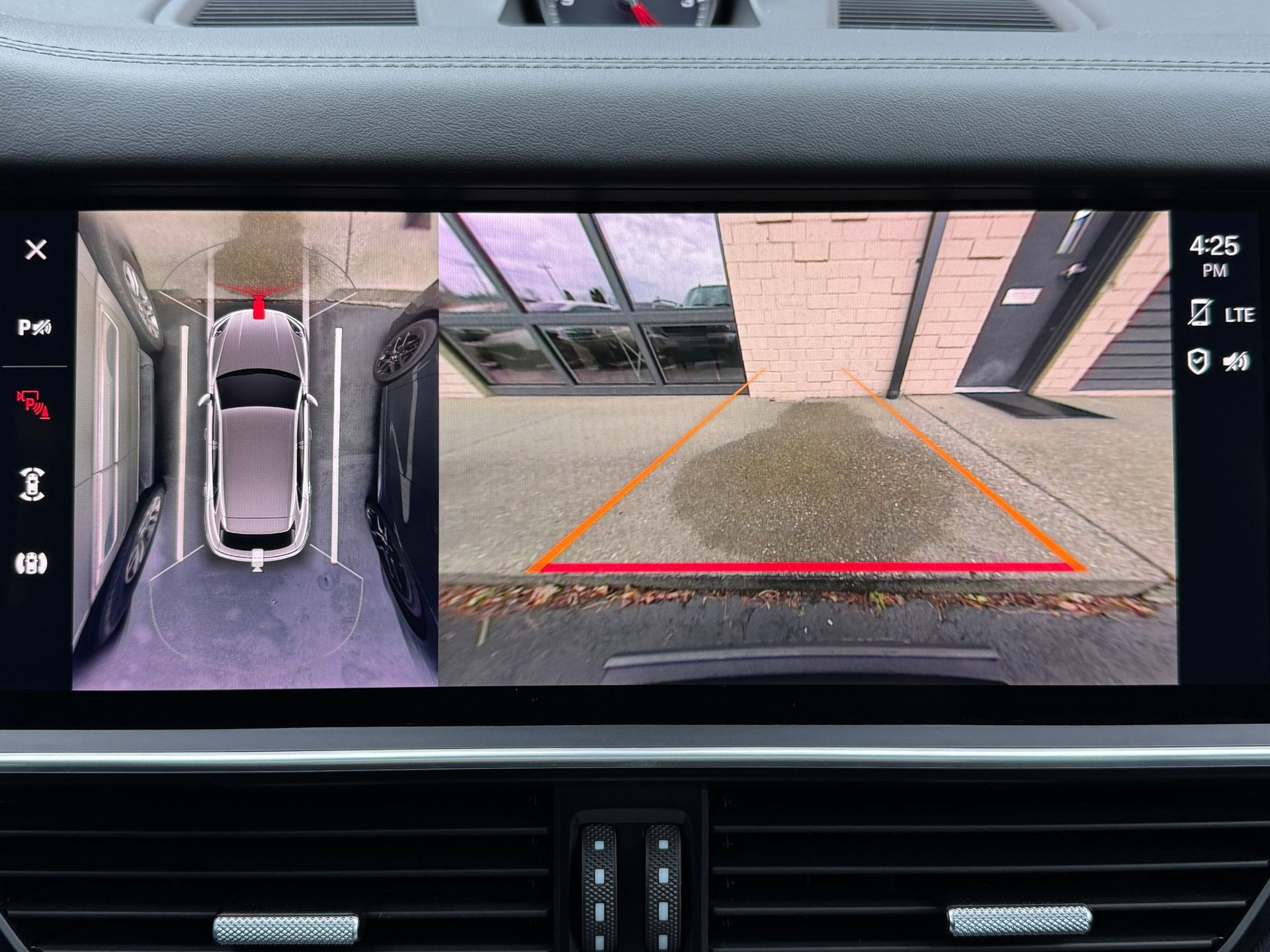 2023 Porsche Cayenne Platinum Edition