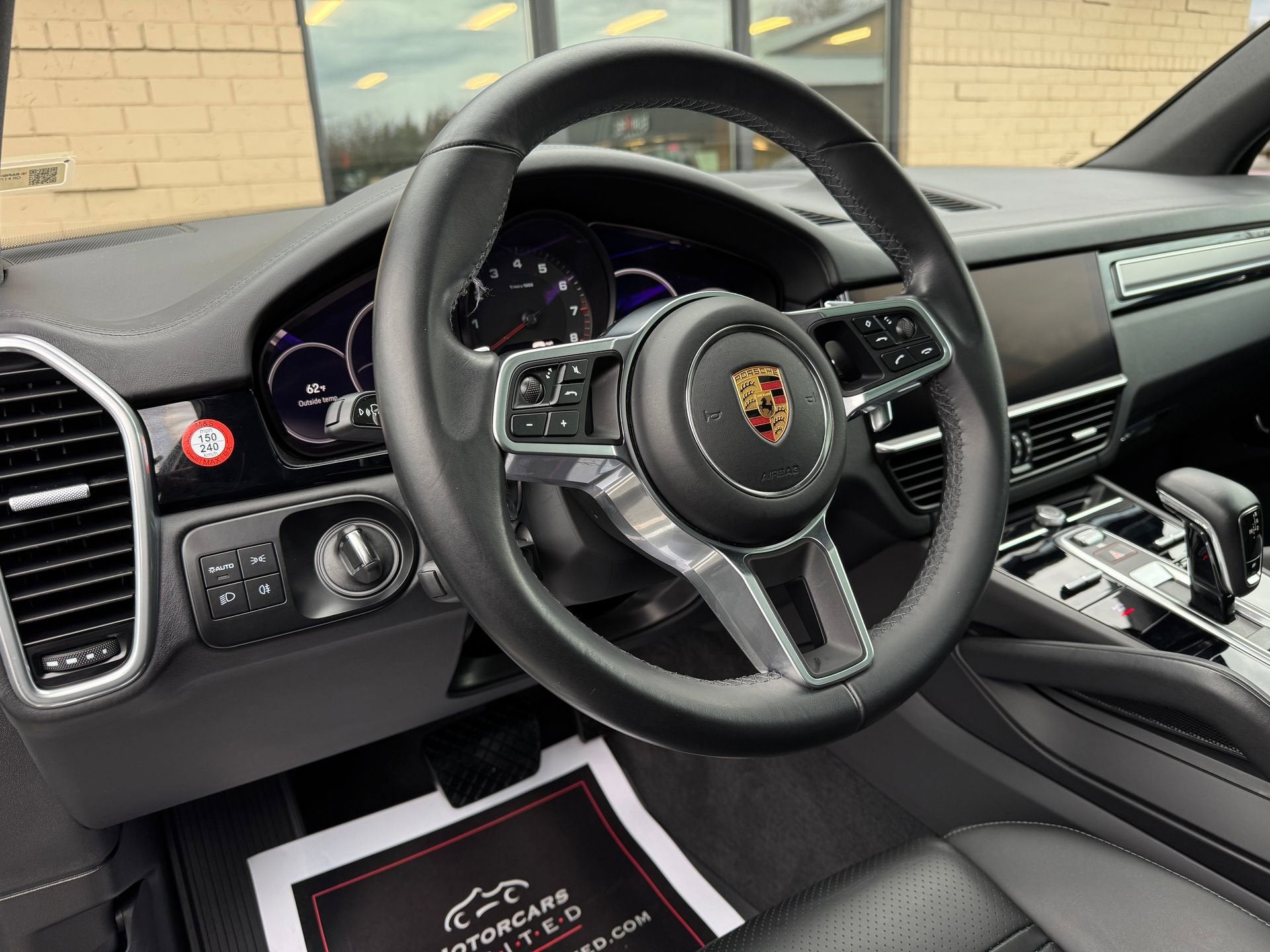2023 Porsche Cayenne Platinum Edition