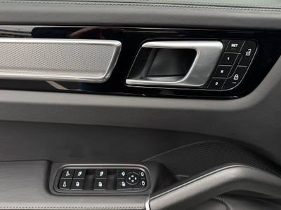 2023 Porsche Cayenne Platinum Edition