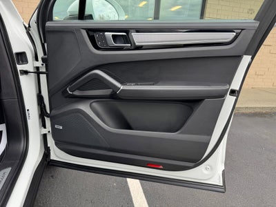 2023 Porsche Cayenne Platinum Edition