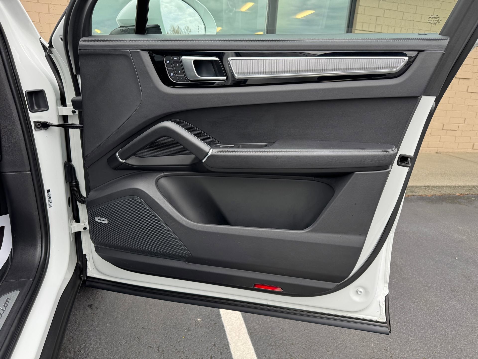 2023 Porsche Cayenne Platinum Edition