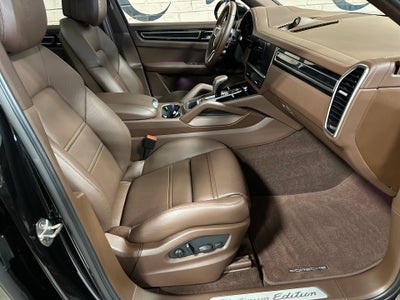 2023 Porsche Cayenne Platinum Edition