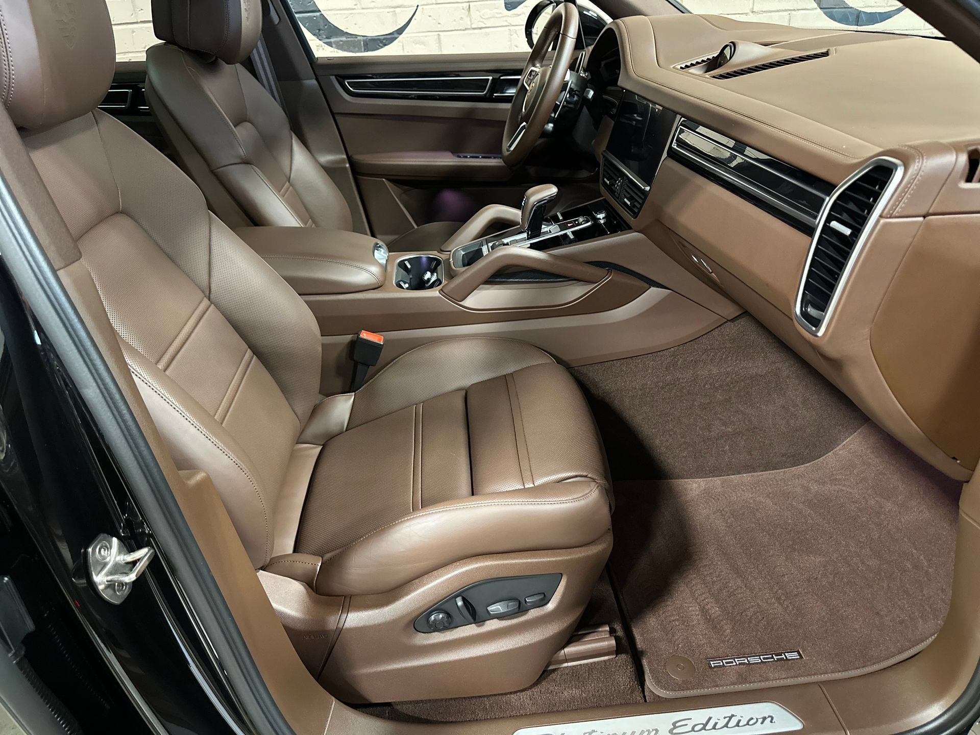 2023 Porsche Cayenne Platinum Edition