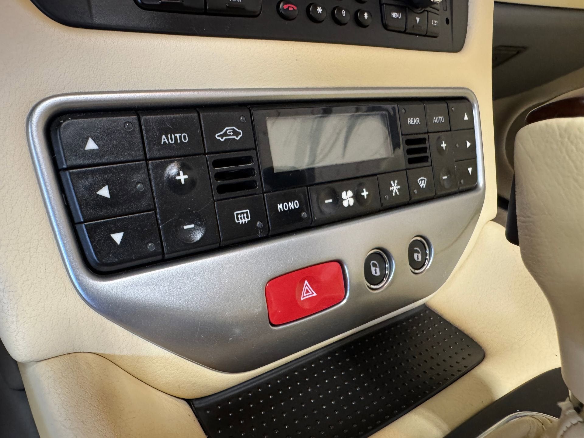 2011 Maserati GranTurismo 2dr Conv GranTurismo