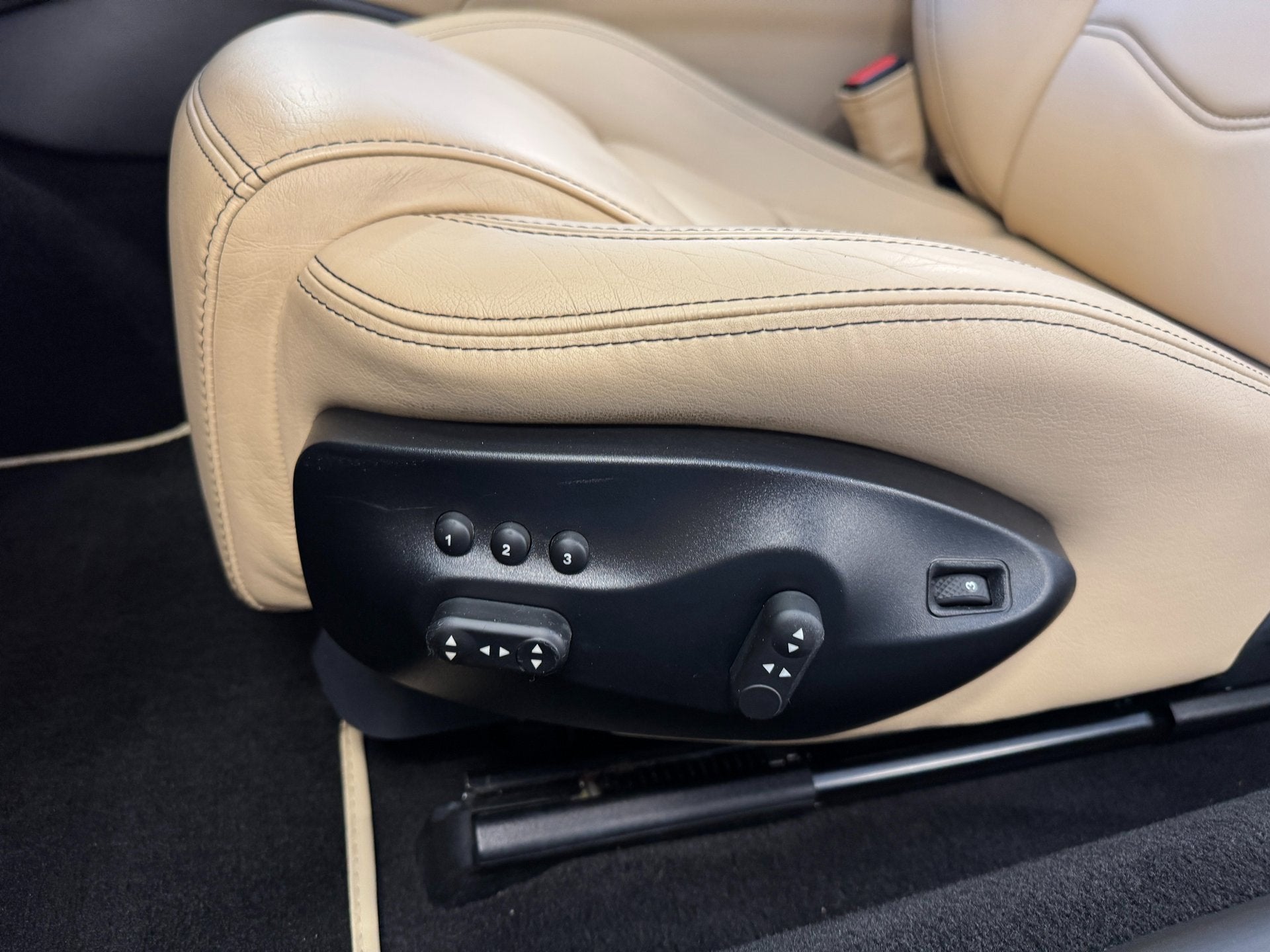 2014 Maserati GranTurismo Convertible 2dr Conv GranTurismo