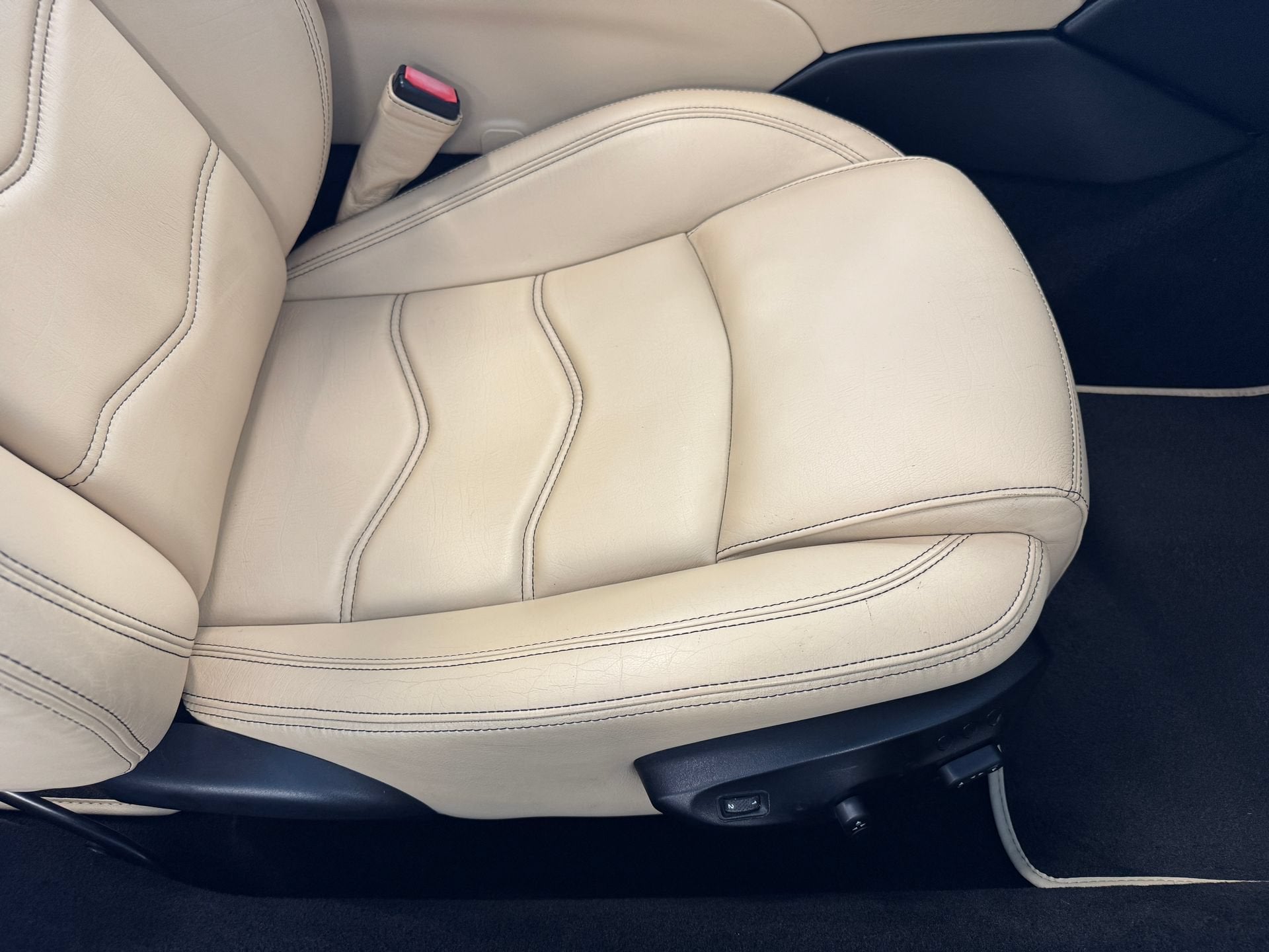 2014 Maserati GranTurismo 2dr Conv GranTurismo