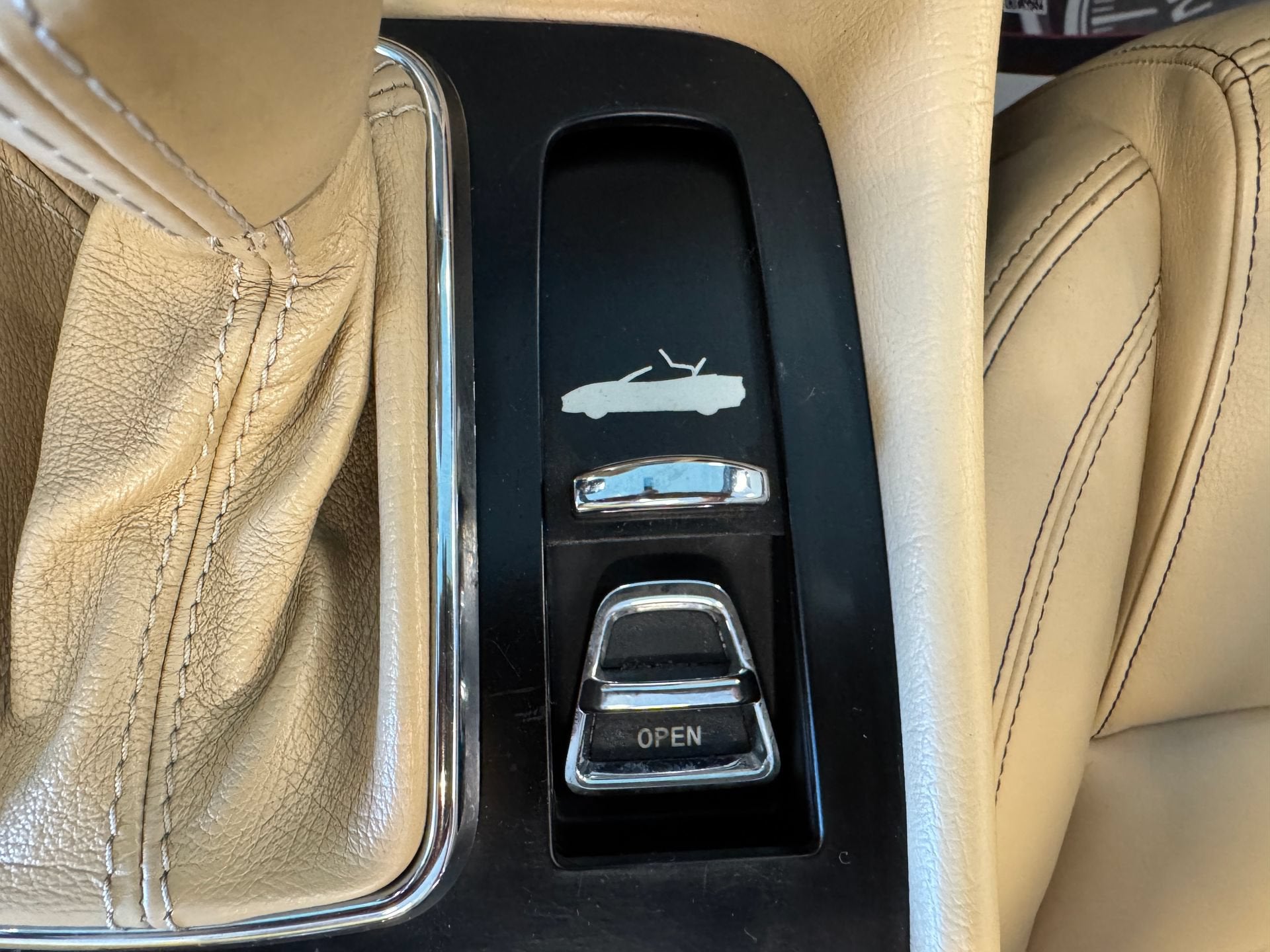 2014 Maserati GranTurismo 2dr Conv GranTurismo